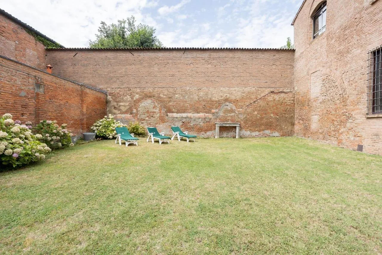 בית הארחה פררה Palazzo Sabbioni Camera Romantica Della Duchessa
